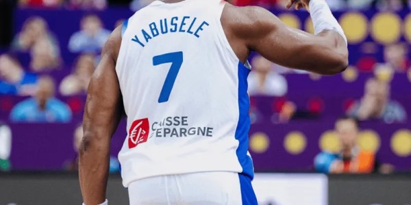 星空体育-大爆发！亚布塞莱穿着蓝色AE1Low，得到36分6篮板