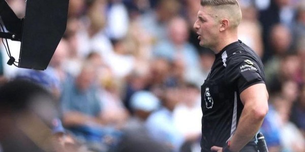 星空体育-英超：裁判争议抢戏，切尔西2-0取胜难掩判罚风波