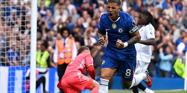 星空体育-英超：裁判争议抢戏，切尔西2-0取胜难掩判罚风波