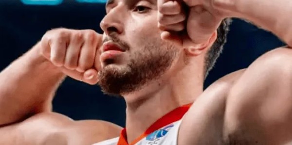 星空体育-带队四连胜！火箭社媒晒出申京欧锦赛赛场照