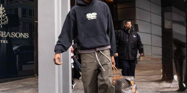 星空体育娱乐平台-马克西36分10助76人加时险胜火箭，恩比德32分三双杜兰特36分