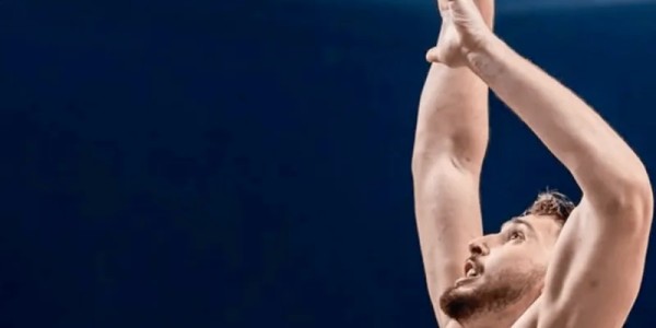 星空体育-带队四连胜！火箭社媒晒出申京欧锦赛赛场照