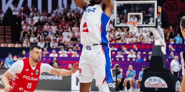 星空体育-大爆发！亚布塞莱穿着蓝色AE1Low，得到36分6篮板