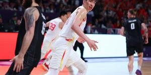 媒体人：男篮站上亚洲杯领奖台 算得上三大球振兴的一个标志吧